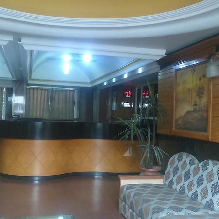 Hotel Unnati Ахмедабад Екстериор снимка